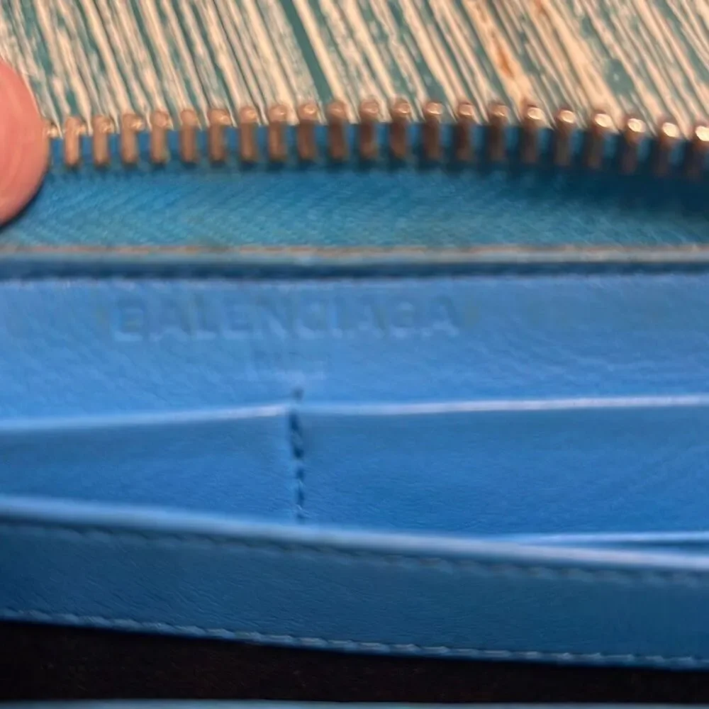 Balenciaga Women’s Leather Papier Continental Lagoon Wallet